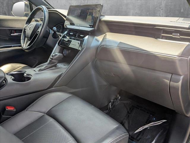 Vehicle image 24 of 27