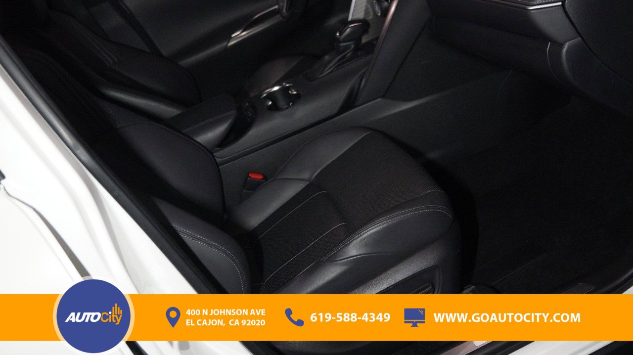 Vehicle image 10 of 19