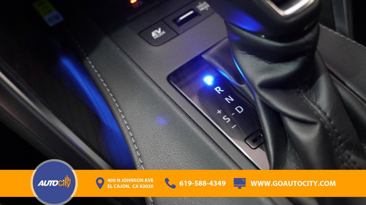 Vehicle image 18 of 19