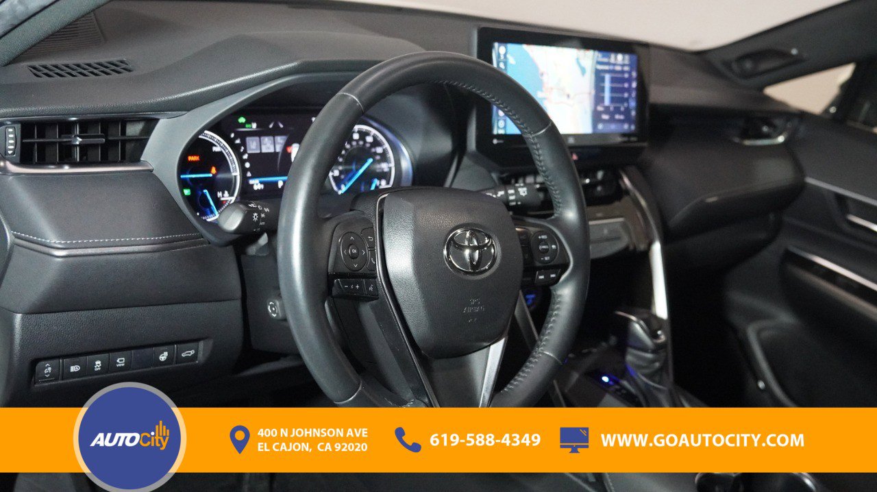 Vehicle image 14 of 19