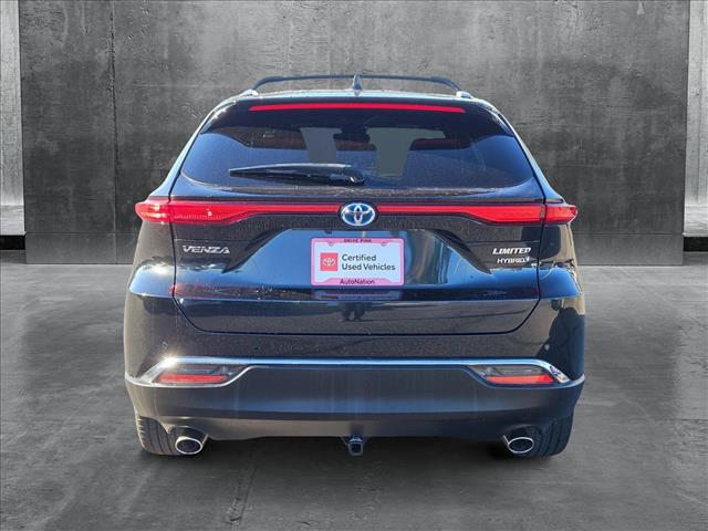 Vehicle image 5 of 25