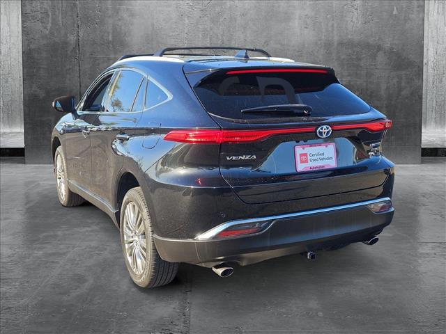 Vehicle image 8 of 25
