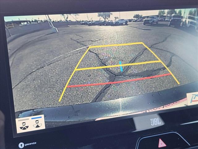 Vehicle image 13 of 25