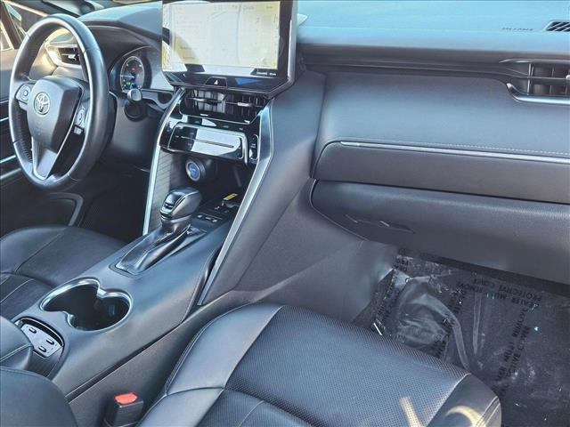 Vehicle image 22 of 25