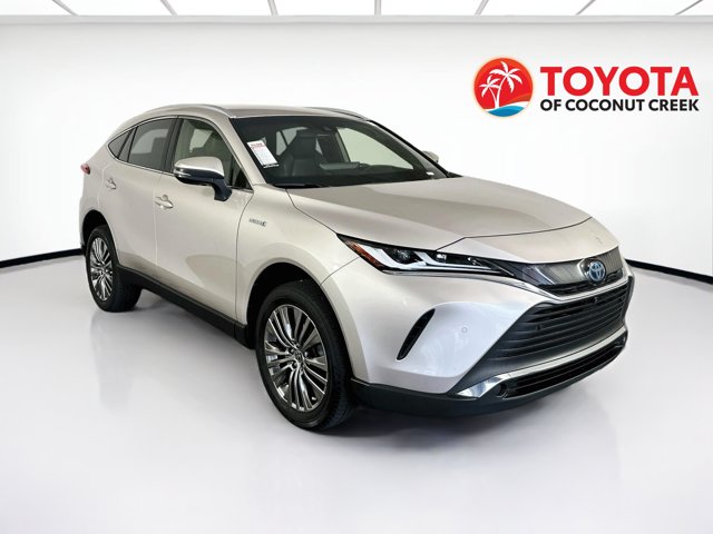 2021 Toyota Venza Limited Image 3 of 33