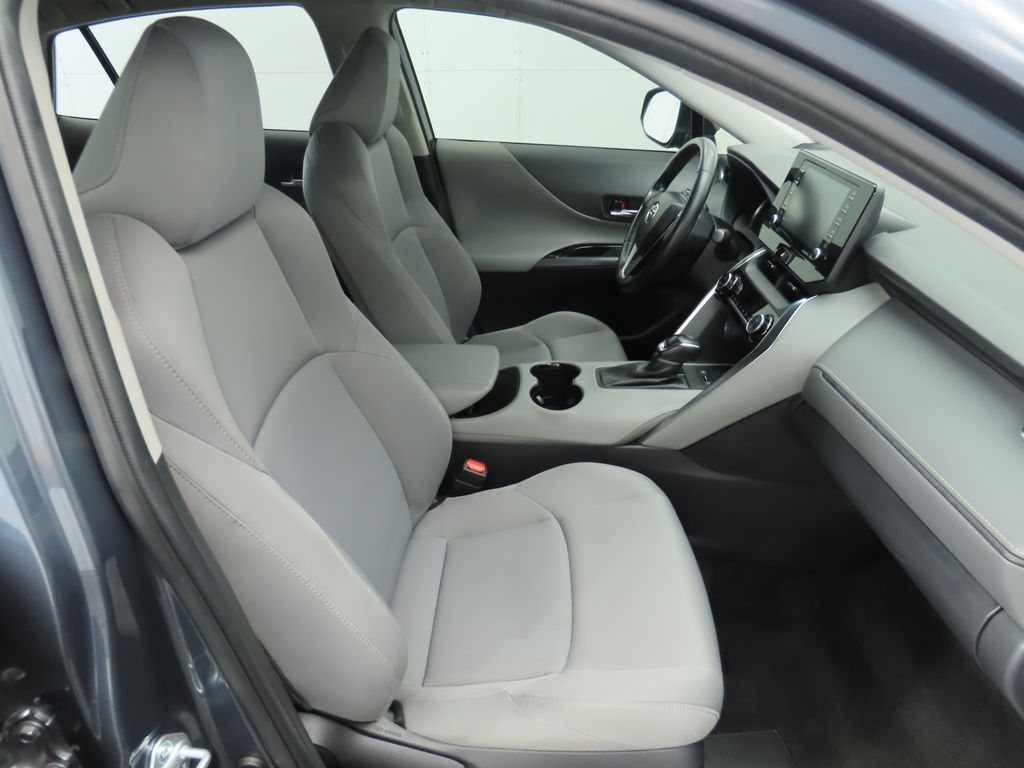 Vehicle image 20 of 35