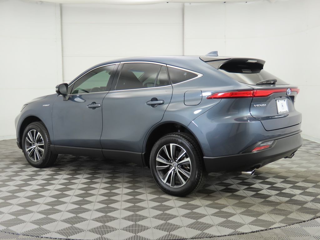 Vehicle image 8 of 35