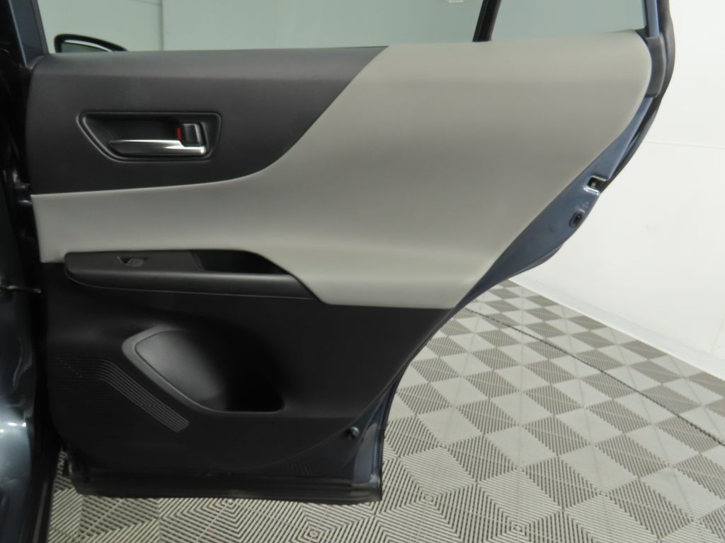 Vehicle image 27 of 35