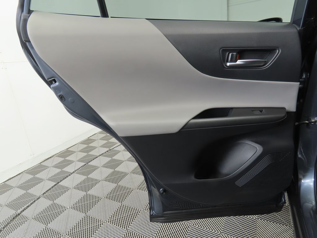 Vehicle image 26 of 35