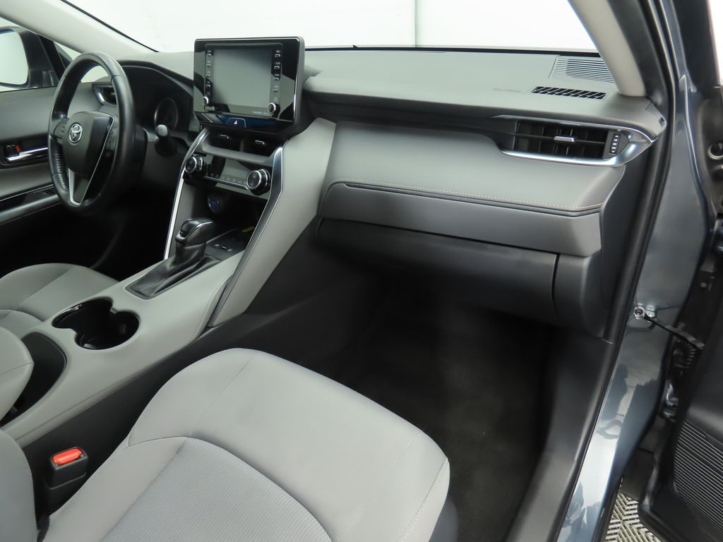 Vehicle image 17 of 35