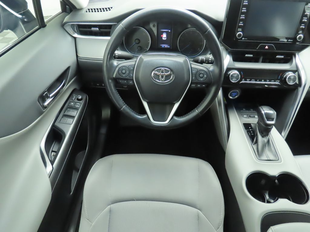 Vehicle image 10 of 35