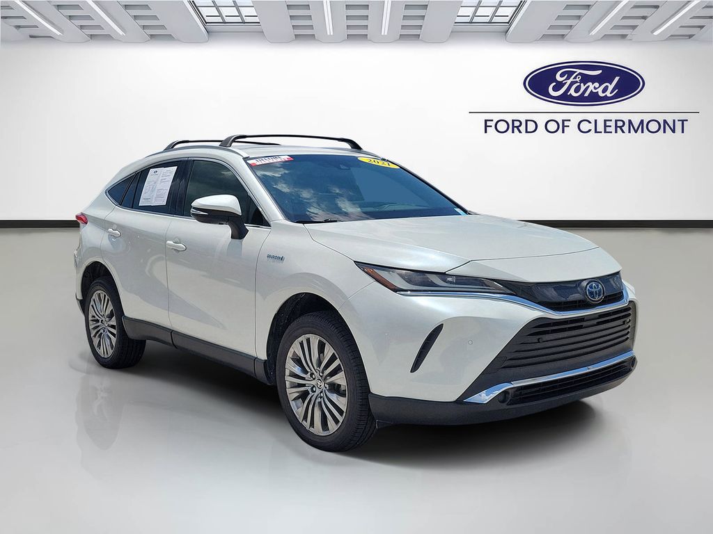 2021 Toyota Venza XLE Image 3 of 30
