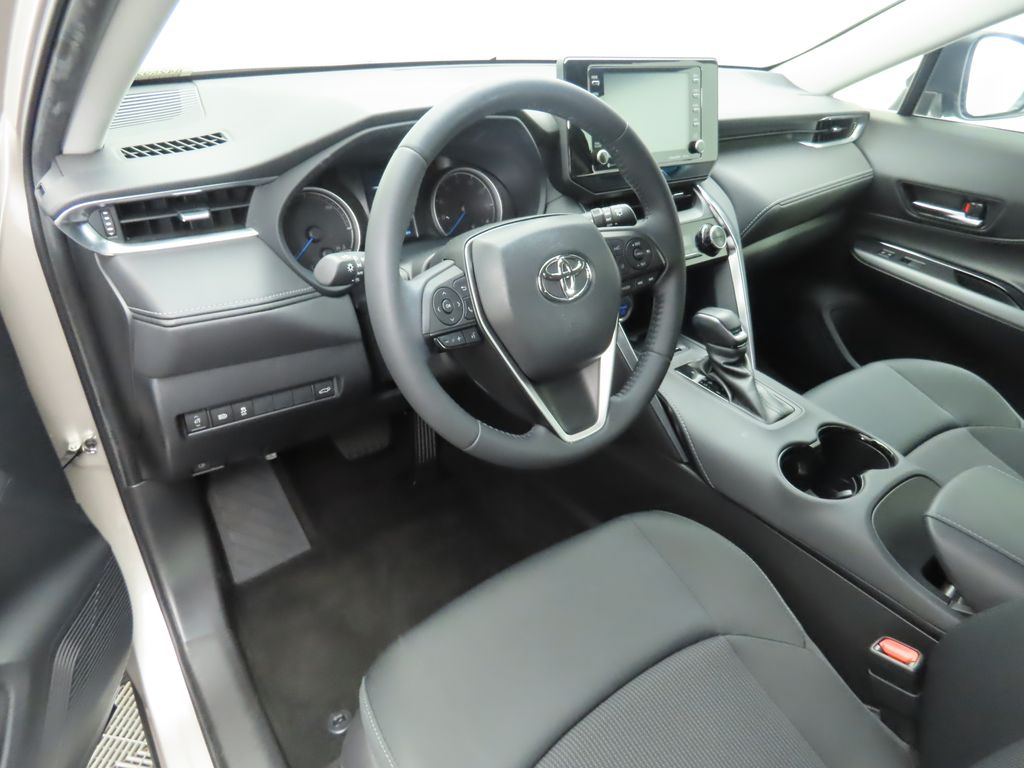 Vehicle image 9 of 35