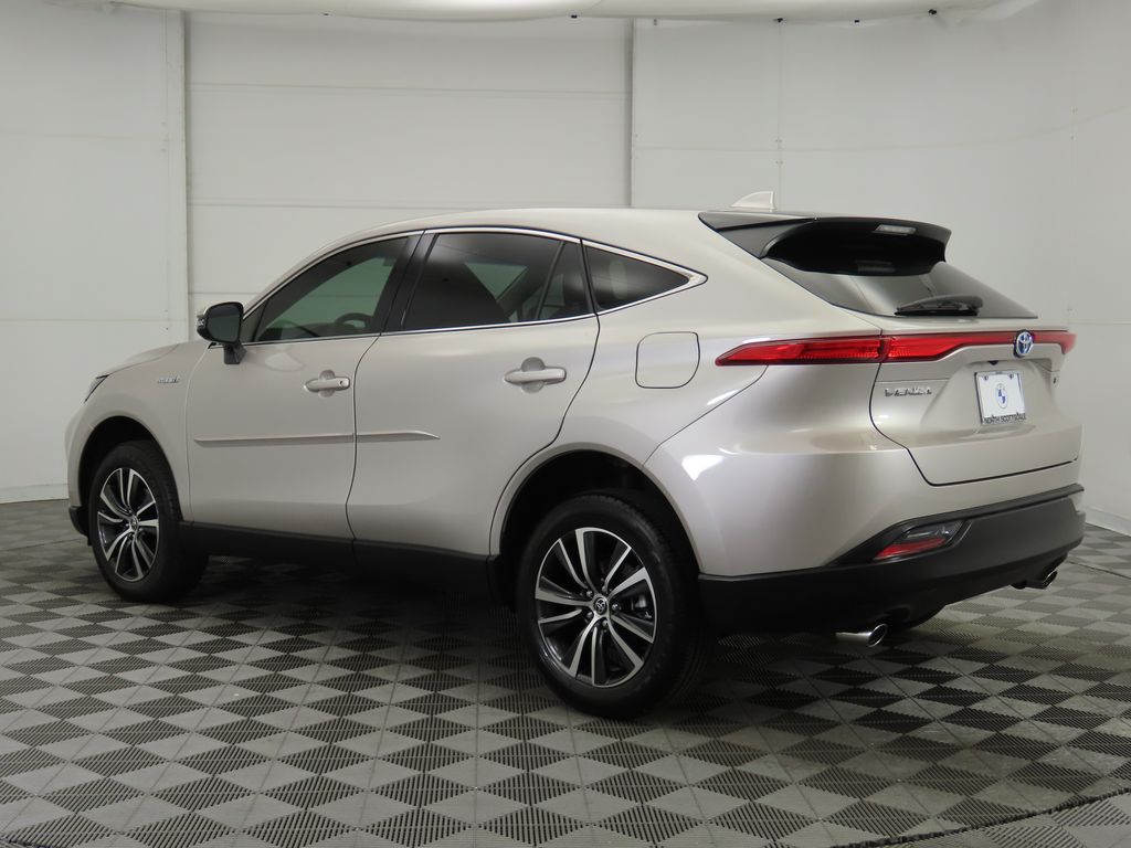 Vehicle image 8 of 35