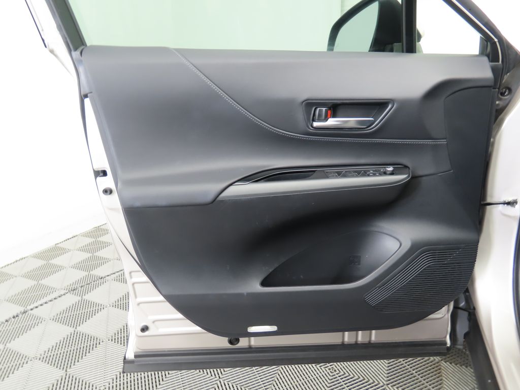 Vehicle image 24 of 35