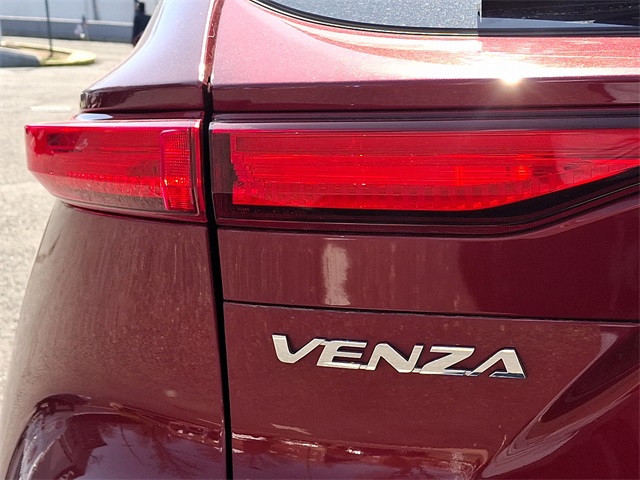 Vehicle image 28 of 30