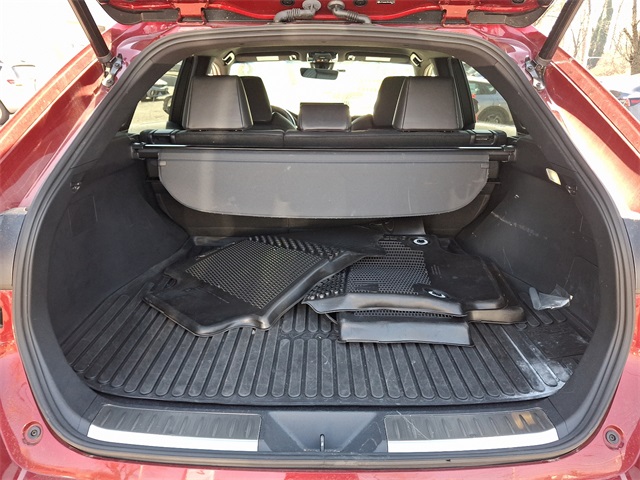 Vehicle image 26 of 30