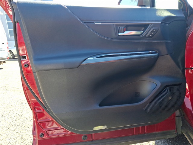 Vehicle image 12 of 30