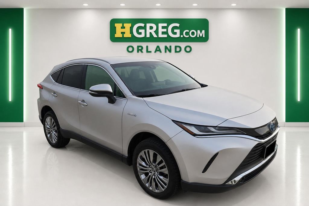 2021 Toyota Venza XLE Image 3 of 13