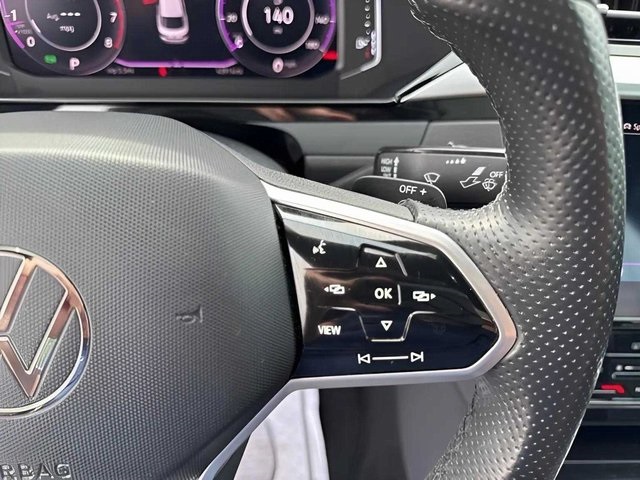 Vehicle image 10 of 28
