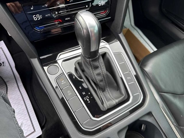 Vehicle image 17 of 28