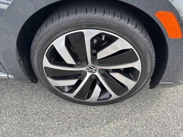 Vehicle image 25 of 28