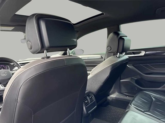 Vehicle image 13 of 28