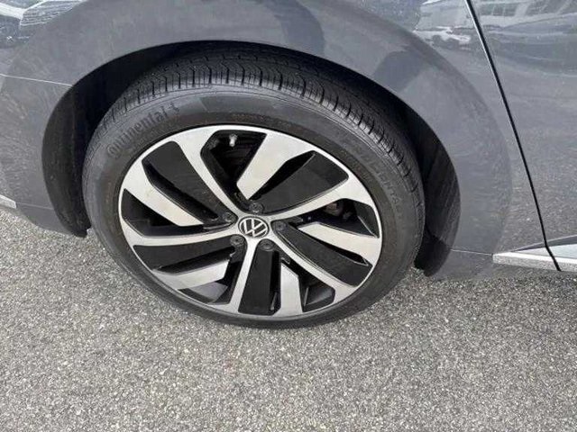 Vehicle image 26 of 28