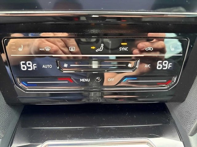 Vehicle image 16 of 28