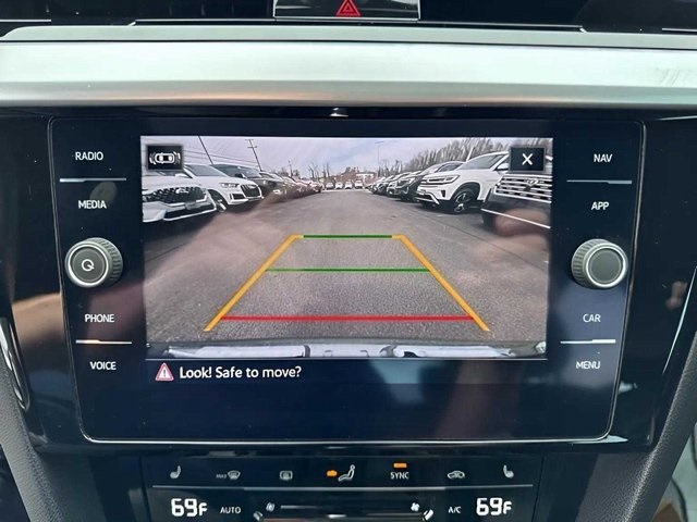 Vehicle image 22 of 28