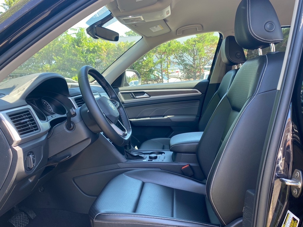 Vehicle image 9 of 17