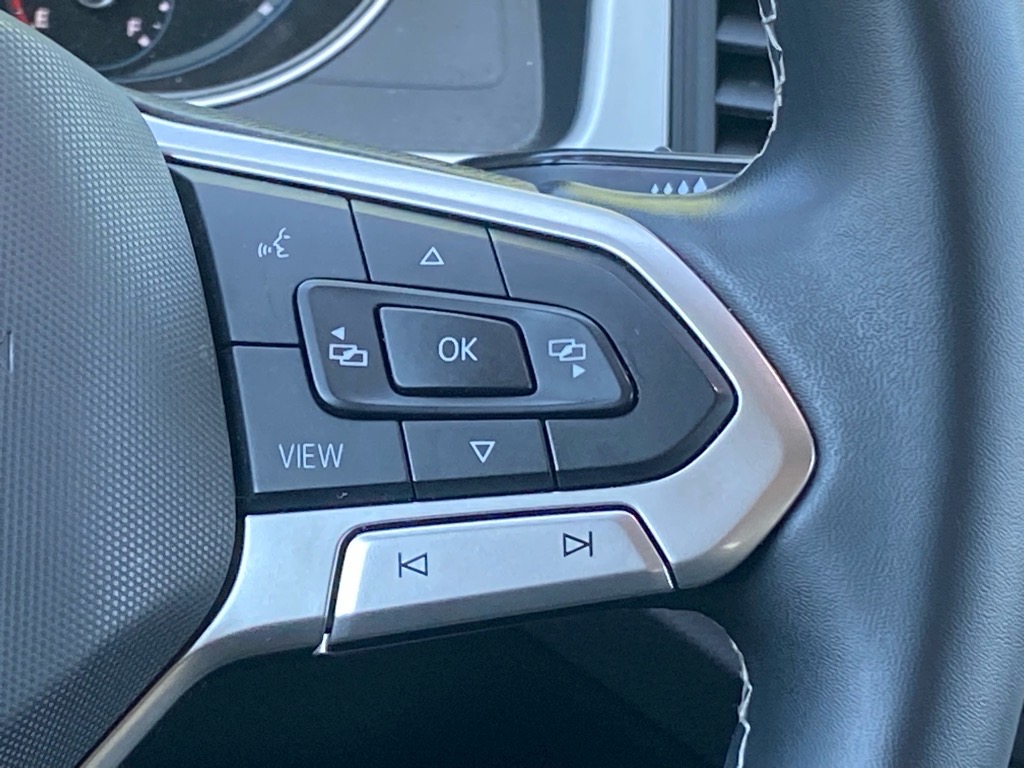 Vehicle image 6 of 17