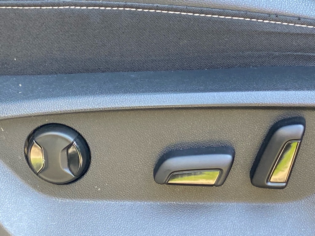 Vehicle image 10 of 17
