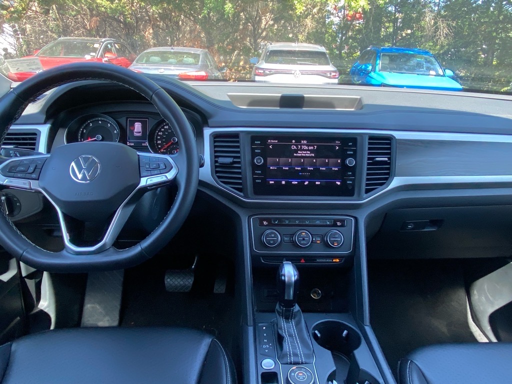 Vehicle image 8 of 17