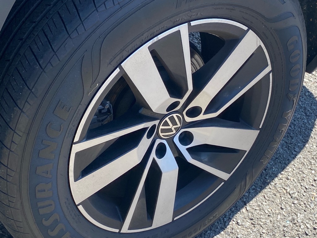 Vehicle image 17 of 17