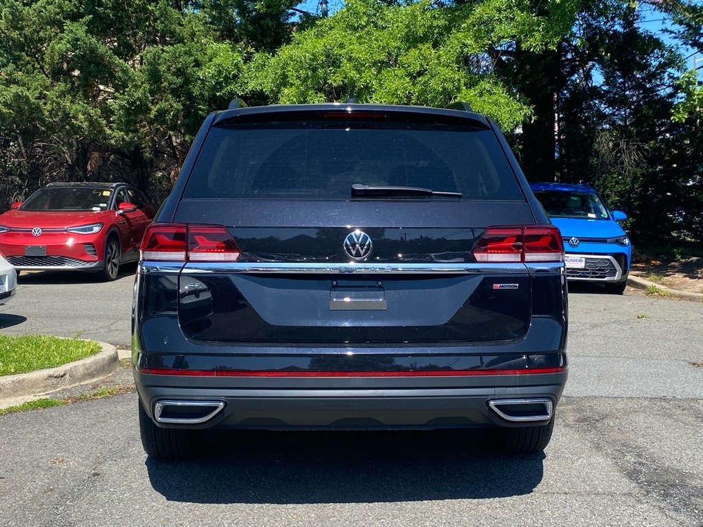 Vehicle image 3 of 17