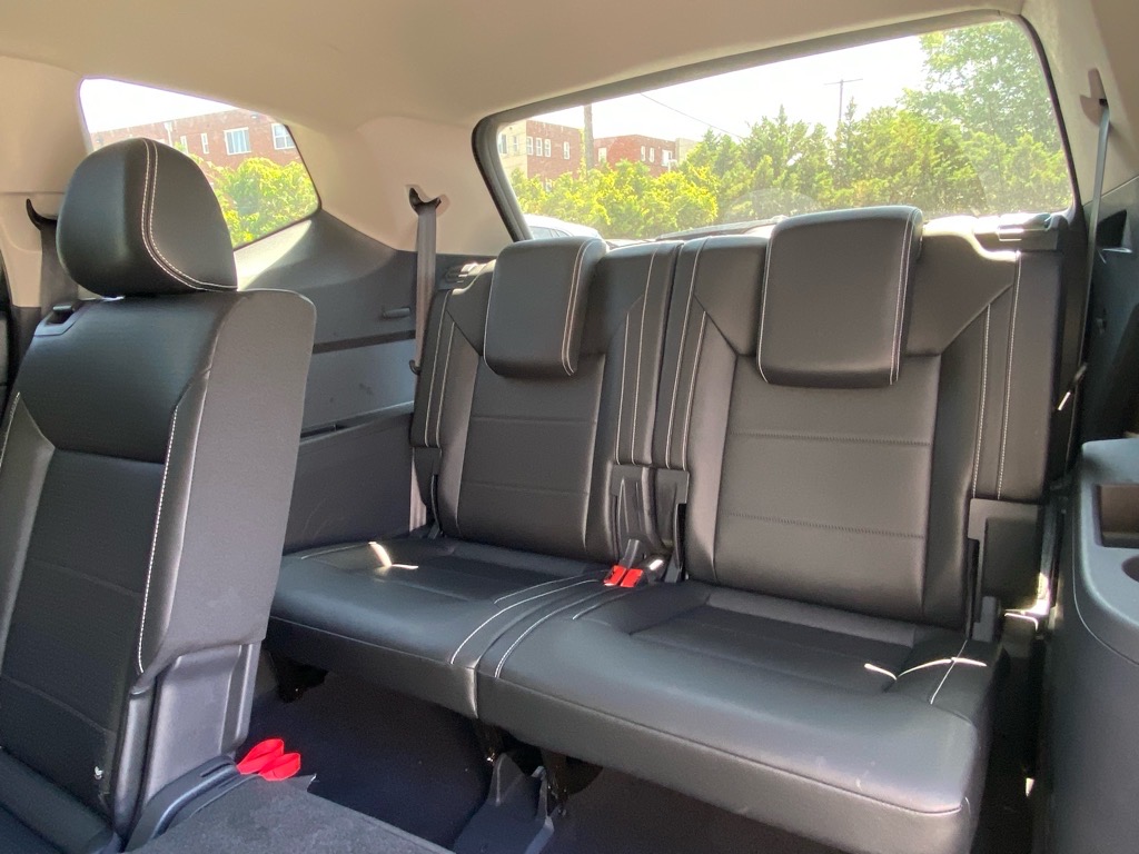 Vehicle image 16 of 17