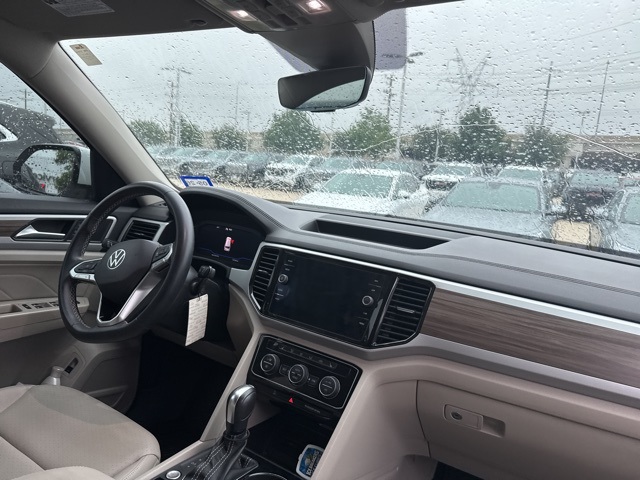 2021 Volkswagen Atlas 2.0T SEL Image 10 of 13