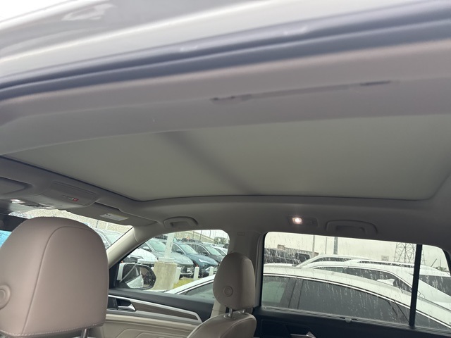 2021 Volkswagen Atlas 2.0T SEL Image 11 of 13