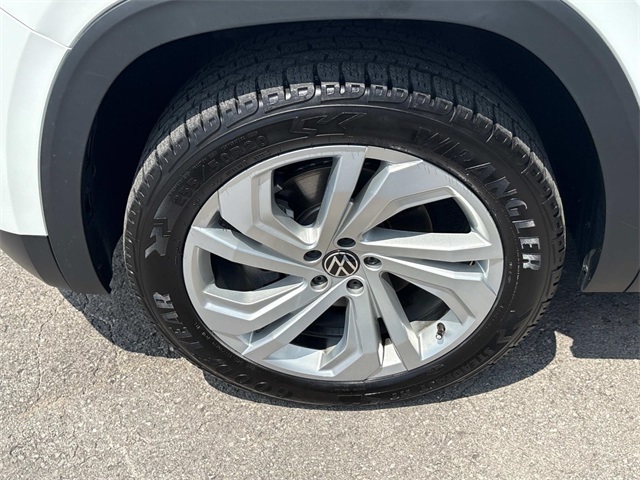 2021 Volkswagen Atlas 2.0T SE Technology Image 9 of 35
