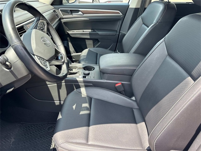 2021 Volkswagen Atlas 2.0T SE Technology Image 14 of 35