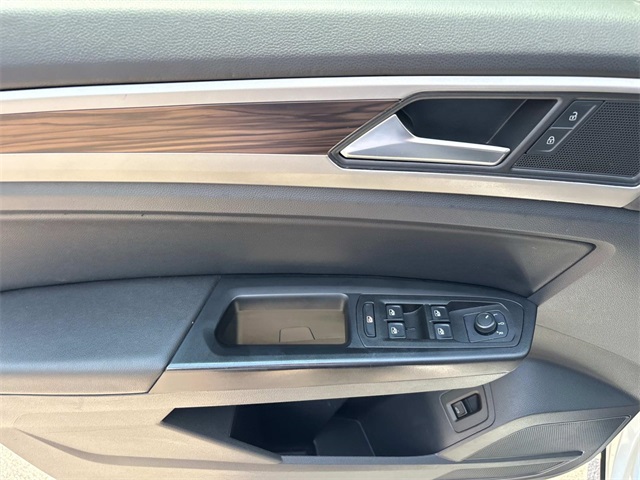 2021 Volkswagen Atlas 2.0T SE Technology Image 27 of 35