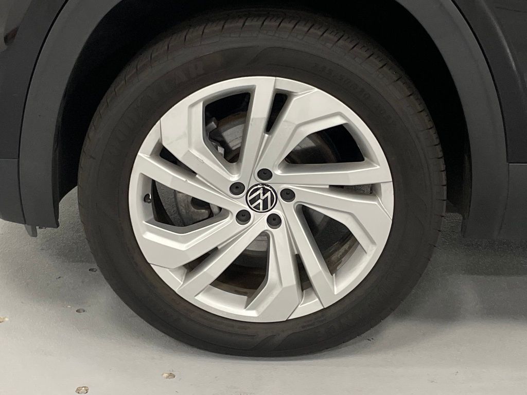 2021 Volkswagen Atlas 2.0T SE Technology Image 8 of 28