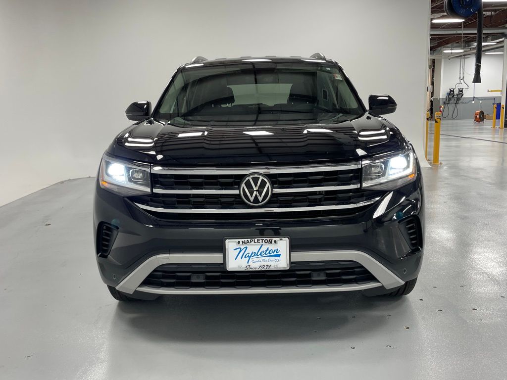 2021 Volkswagen Atlas 2.0T SE Technology Image 2 of 28