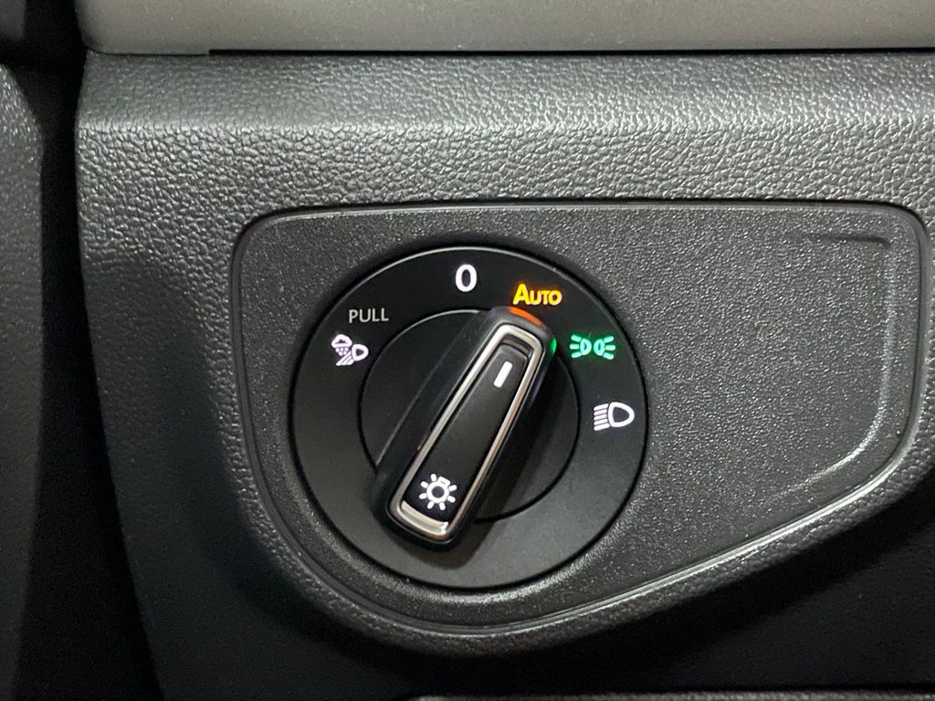 2021 Volkswagen Atlas 2.0T SE Technology Image 23 of 28