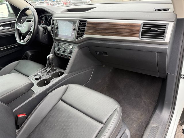 2021 Volkswagen Atlas 2.0T SE Technology Image 18 of 35