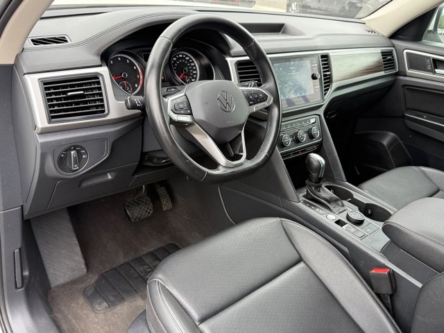 2021 Volkswagen Atlas 2.0T SE Technology Image 17 of 35