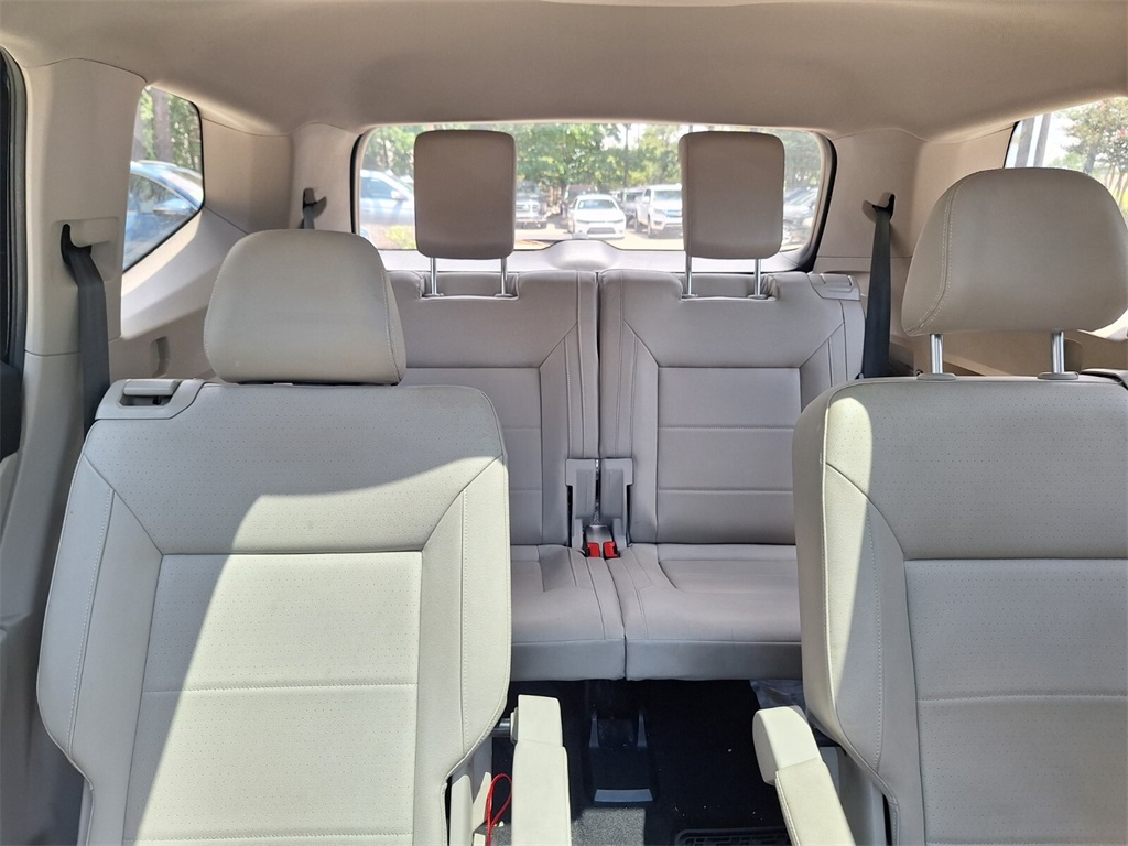 2021 Volkswagen Atlas 2.0T SE Technology Image 16 of 28