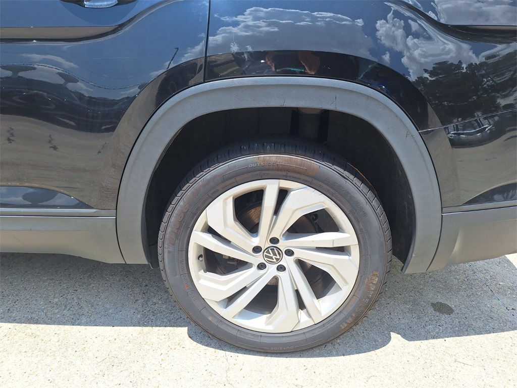 2021 Volkswagen Atlas 2.0T SE Technology Image 10 of 28