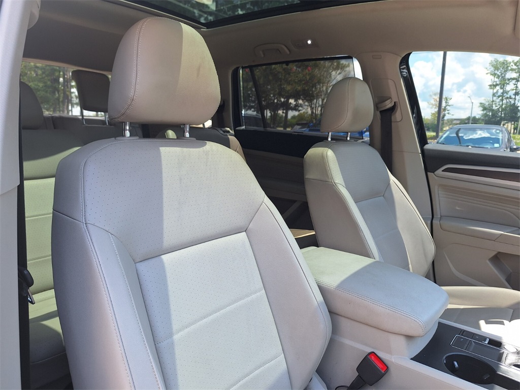 2021 Volkswagen Atlas 2.0T SE Technology Image 12 of 28